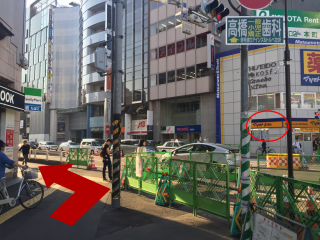 マツモトキヨシが見えたら、左に曲がり直進。