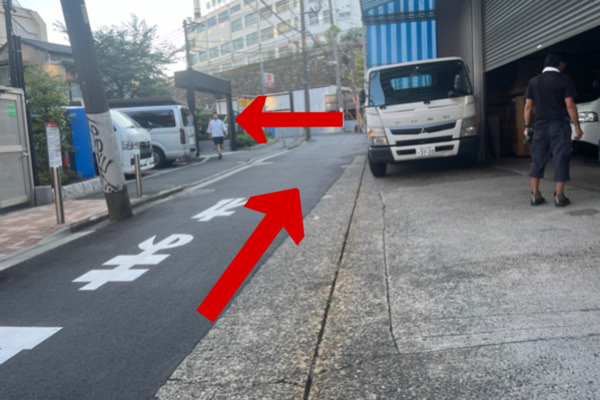 つきあたりを左折