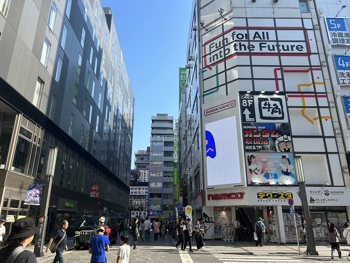 namcoの左通路を進みます。