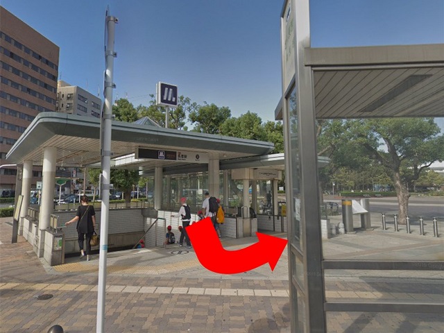 「長居駅」3号出口をでて左にまっすぐ進みます。