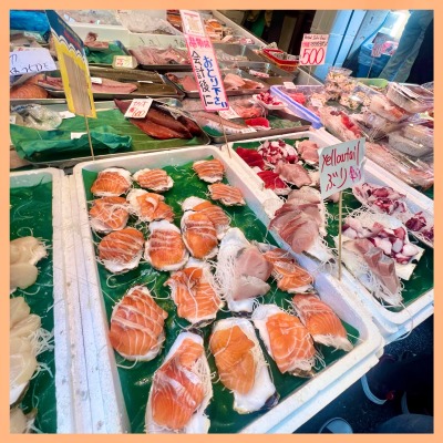 ＼満席で開催／デート感覚で楽しむ♪築地を散策、食べ歩きツアー