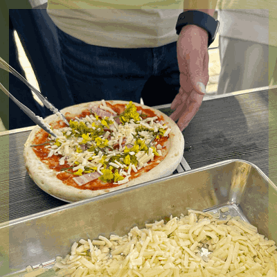 ＼恋する畑コン★／野菜を収穫して本格石釜ピザ作り！