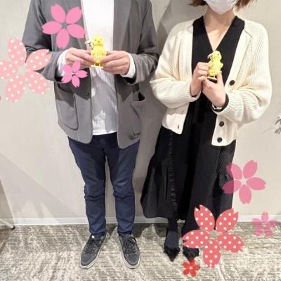 《年収800万円以上の笑顔が多い男性》×《若く見られる女性》