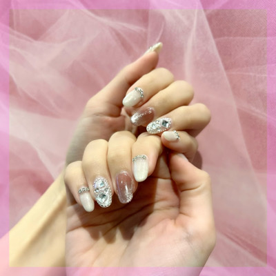 ＼年収600万円以上&一人暮らし／海外旅行が好き・外資系などの男性