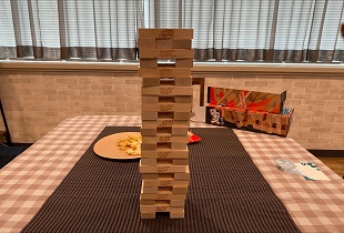 毎回、大盛り上がり《ジェンガ交流会》