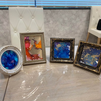 初心者でも簡単なアルコールインクアート体験のパーティーを紹介します。