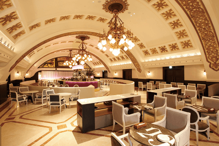 シャンデリアテーブル