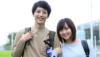 お出かけカップル