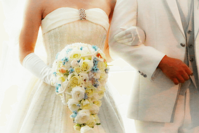 結婚する男女