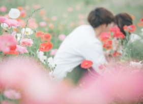 お花畑カップル