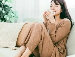 平日休みの男女