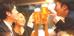 ワイワイ楽しい男女の画像