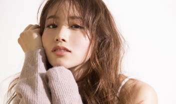 女性