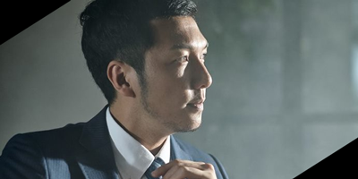 スーツの男性