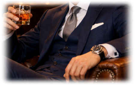 スーツを着た男性