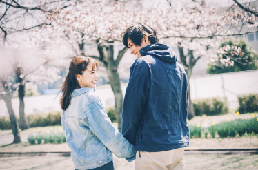 春カップル