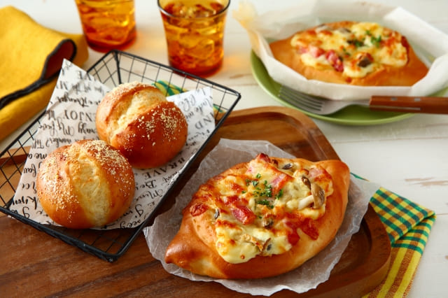 ミルク風味のちぎりパン＆コーンパン