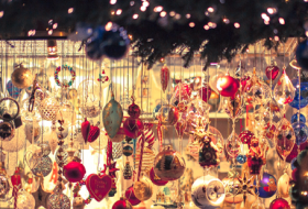 クリスマスの可愛い小物を買う