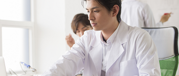 魅力的職業の男性と婚活