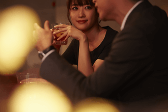 女性