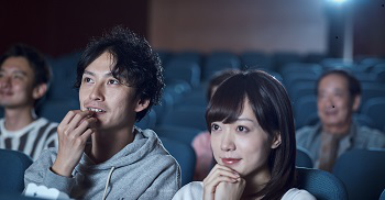 映画デート