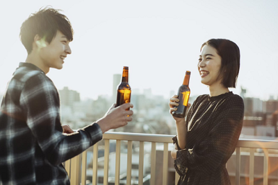 お酒好きな女性