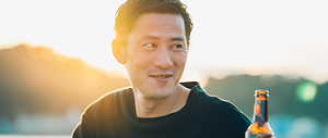 魅力的な容姿の男性