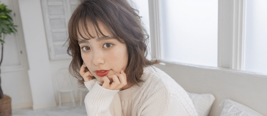 おしとやかできれいな女性