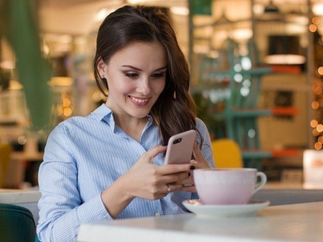 男性の好意に気付いたとき、どんな態度を取るべき？