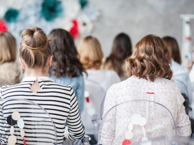 婚活パーティーの特徴は？他の婚活サービスとの違い