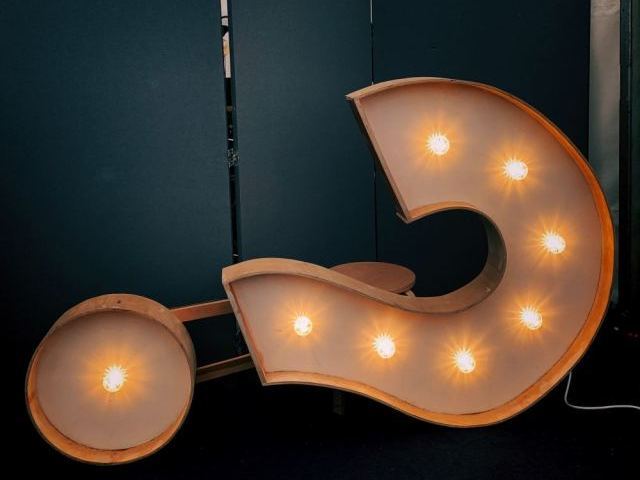 「サクラでは？」と疑われる人の特徴