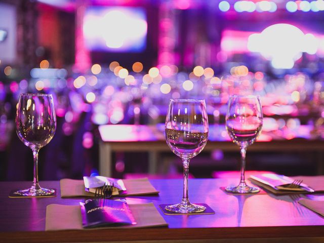 ホテル・高級レストランで行われる婚活パーティーの服装